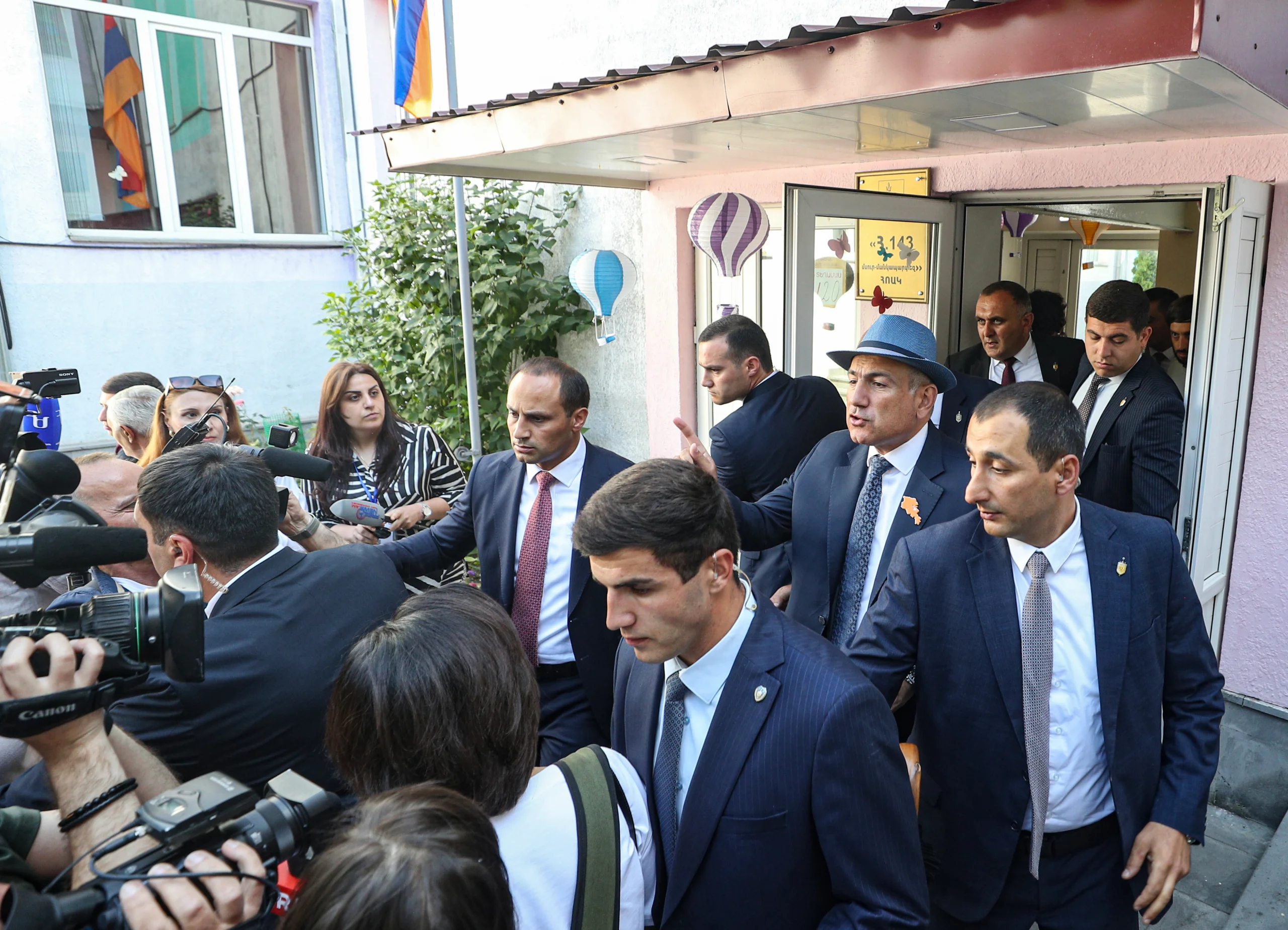 Ermenistan’da seçim günü: Paşinyan’dan Türkiye’ye sınır ve diplomasi mesajı