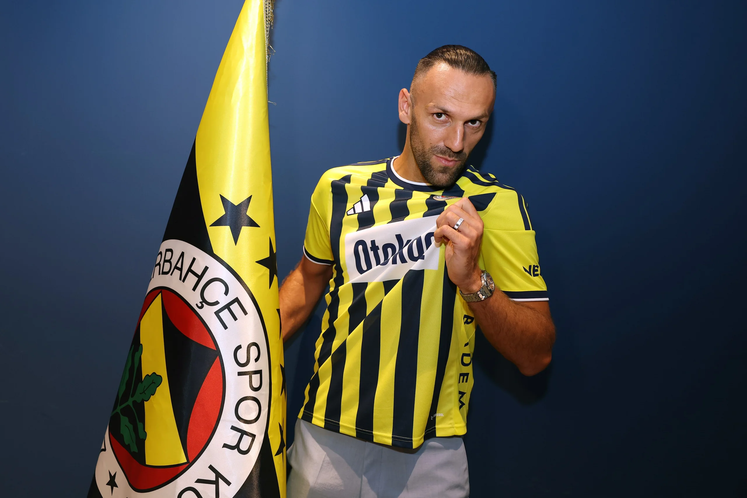 Fenerbahçe’de yeni transfer: Vedat Muriqi’den mesaj
