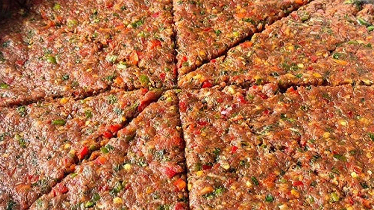 Gelinim Mutfakta Tepside Adana Kebabı tarifi 26 Haziran 2026