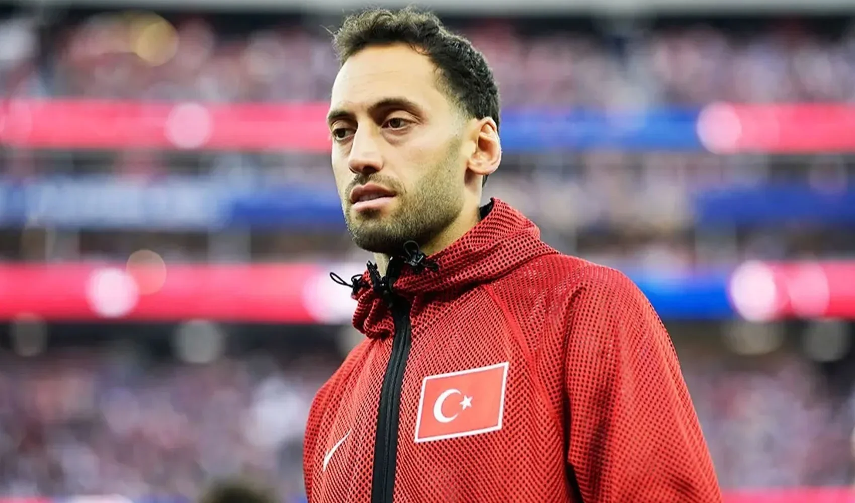Hakan Çalhanoğlu veda açıklaması yaptı: Hakkınızı helal edin