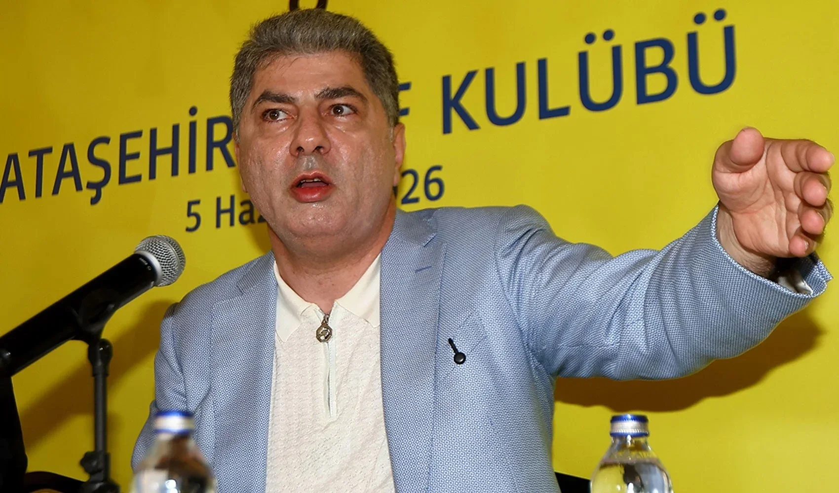 Hakan Safi bombayı gece patlattı! O isim de geliyor