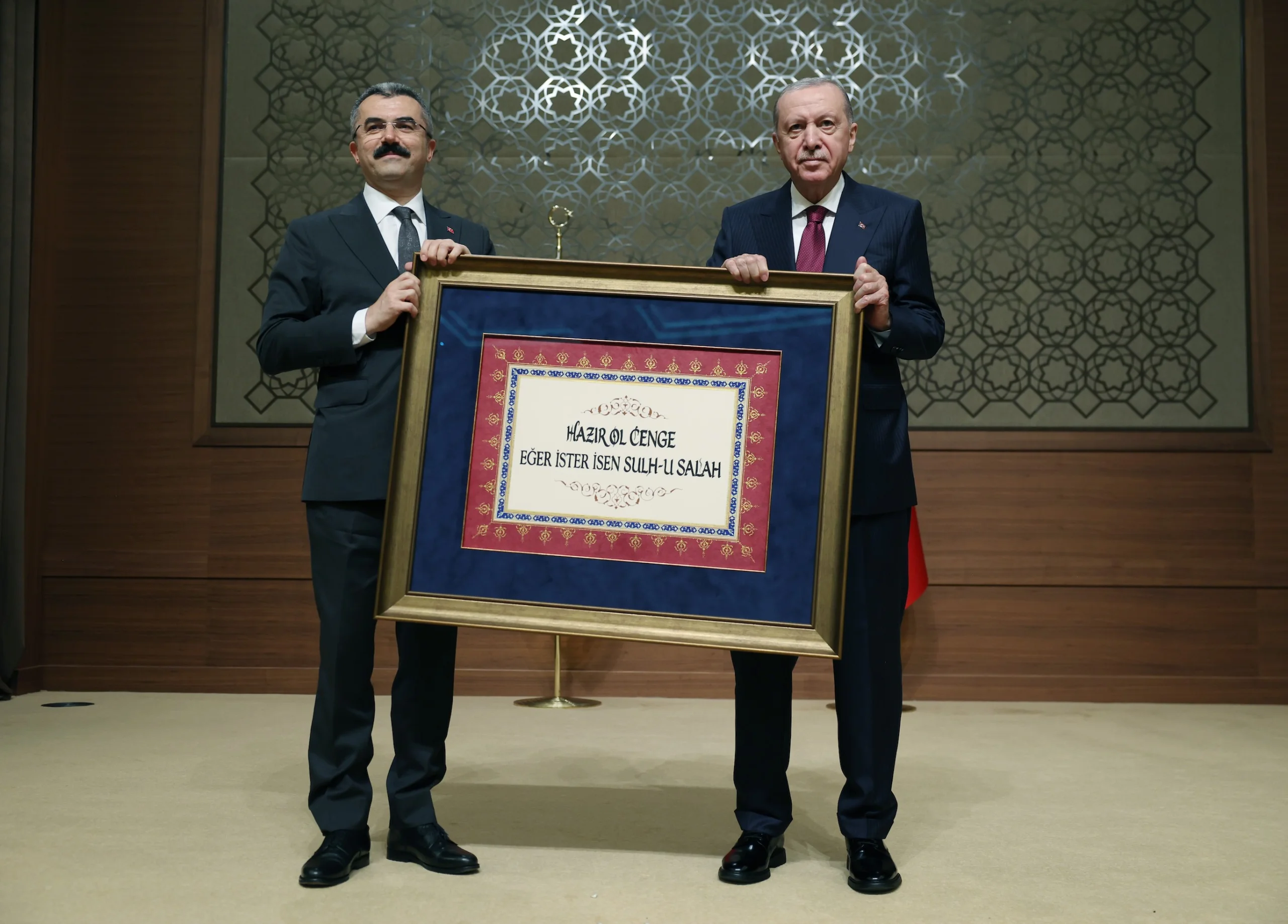 "Hazır ol cenge eğer ister isen sulh-u salah"