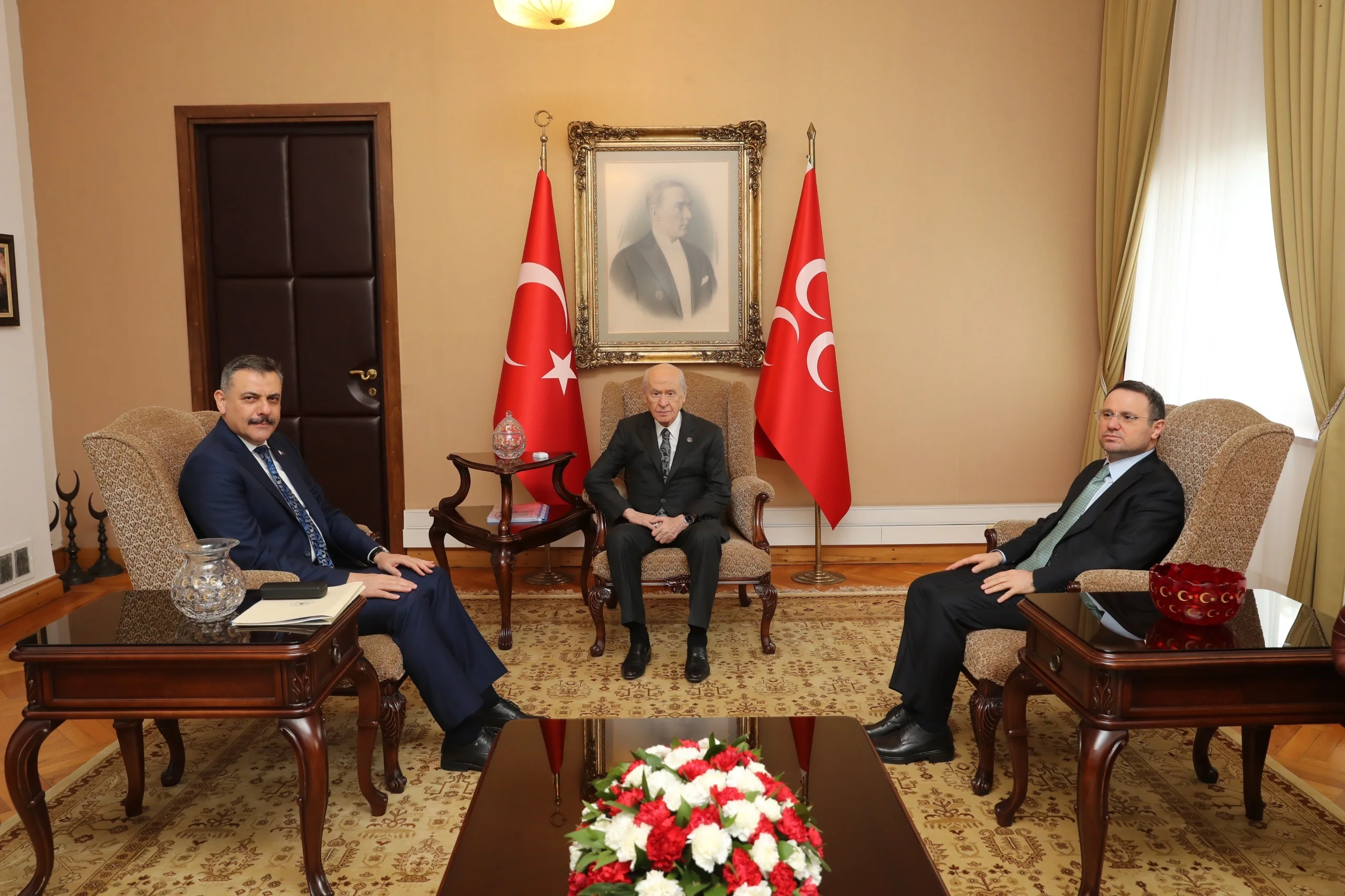 İki bakan TBMM'de Bahçeli ile görüştü! Görüşmede neler konuşuldu?