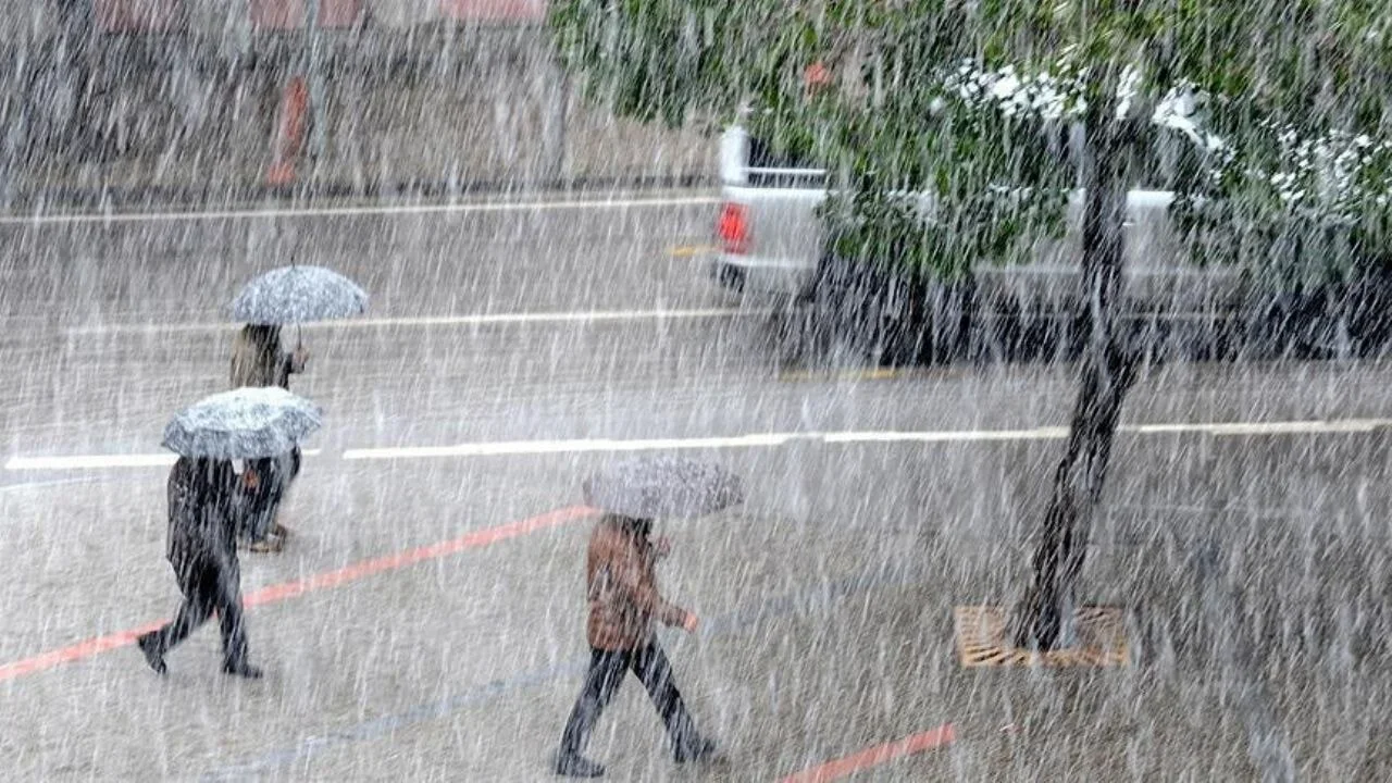 İstanbul’a gök gürültülü sağanak uyarısı