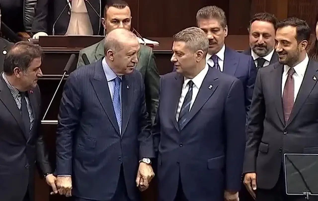 İYİ Parti'nin kurucu ismi Ersin Beyaz AK Parti'ye katıldı!