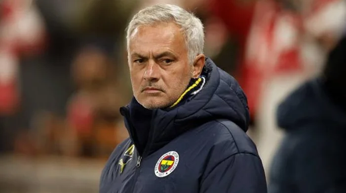 Jose Mourınho gitti, Fenerbahçe’ye ödettiği fatura bitmedi: UEFA cezayı kesti