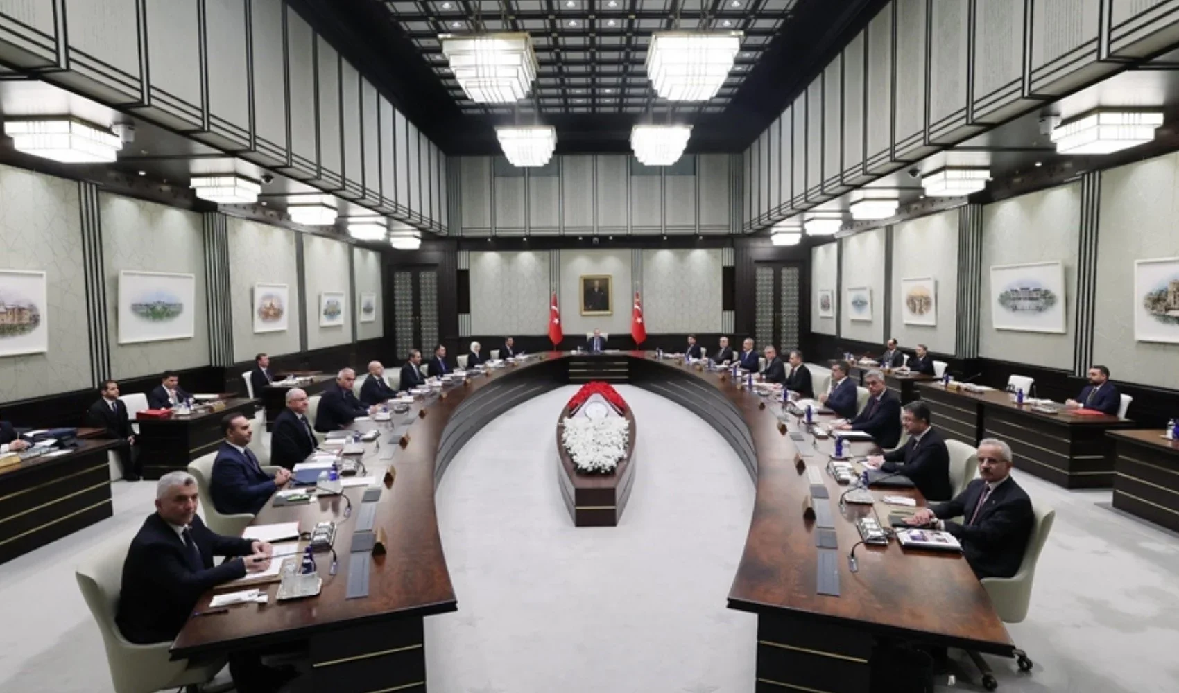 Kabine toplanıyor! Gündemde emekli aylığı ve NATO Zirvesi var