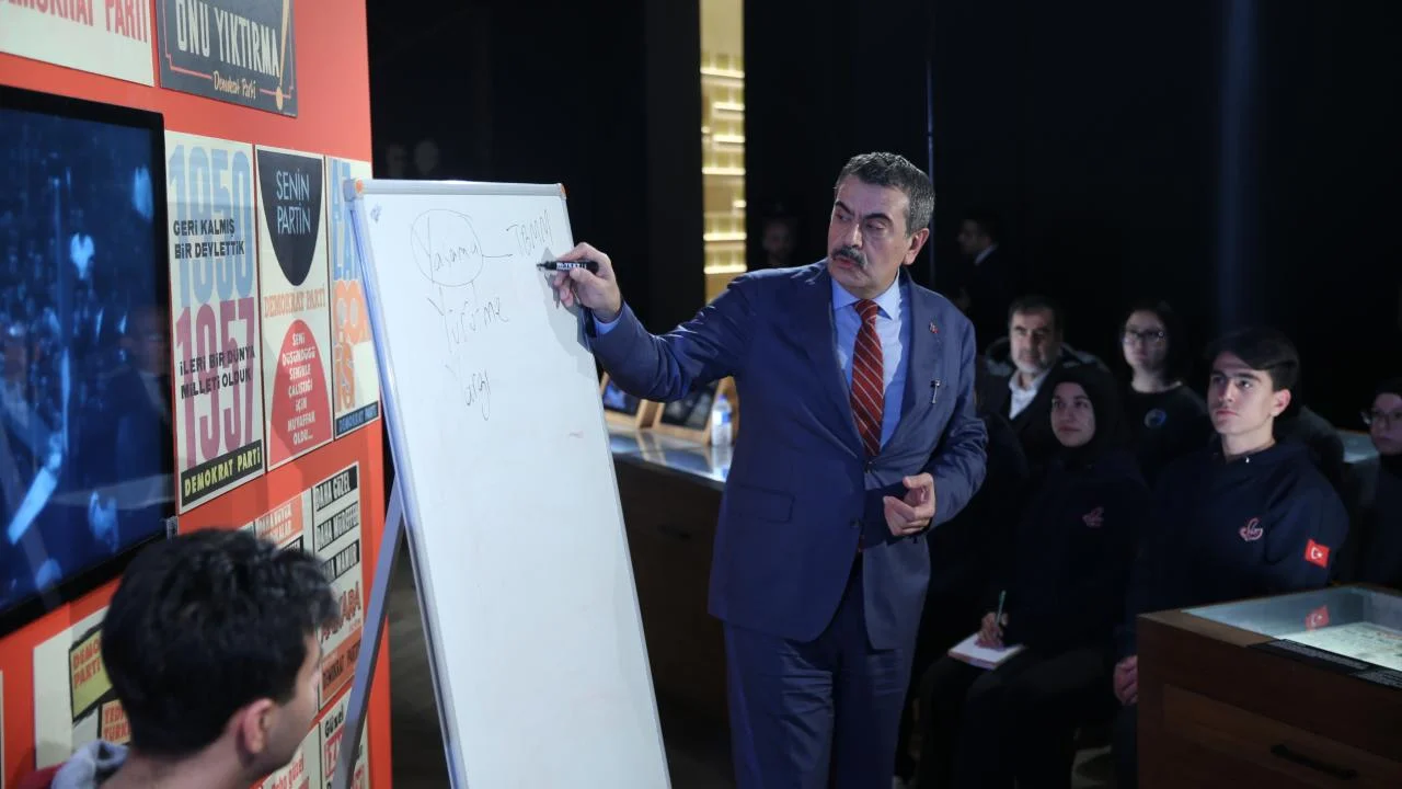Müfredatta büyük değişiklik! MEB Bakanı Tekin açıkladı