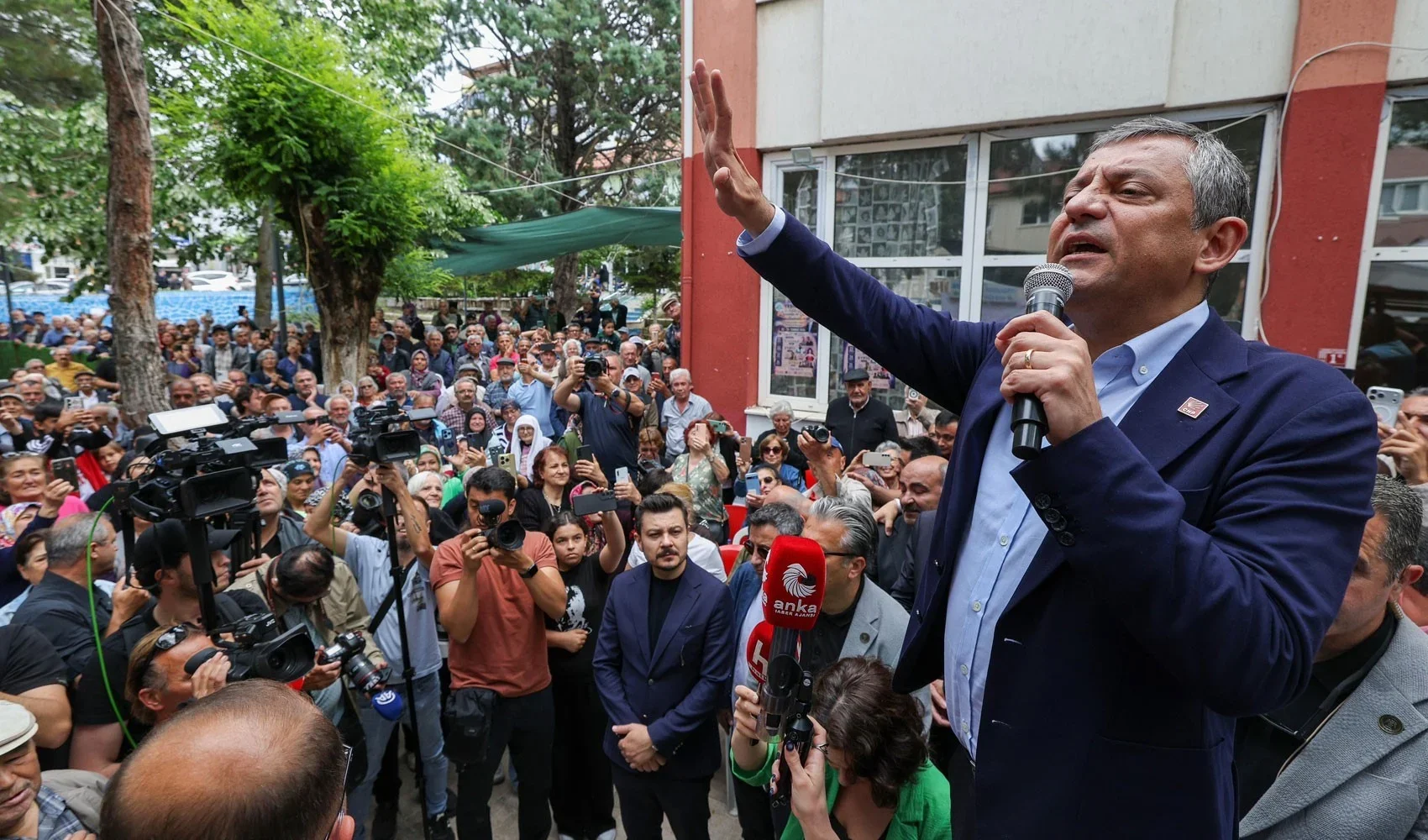 Özgür Özel cephesinden yeni parti açıklaması: Parti adı ilk kez telaffuz edildi