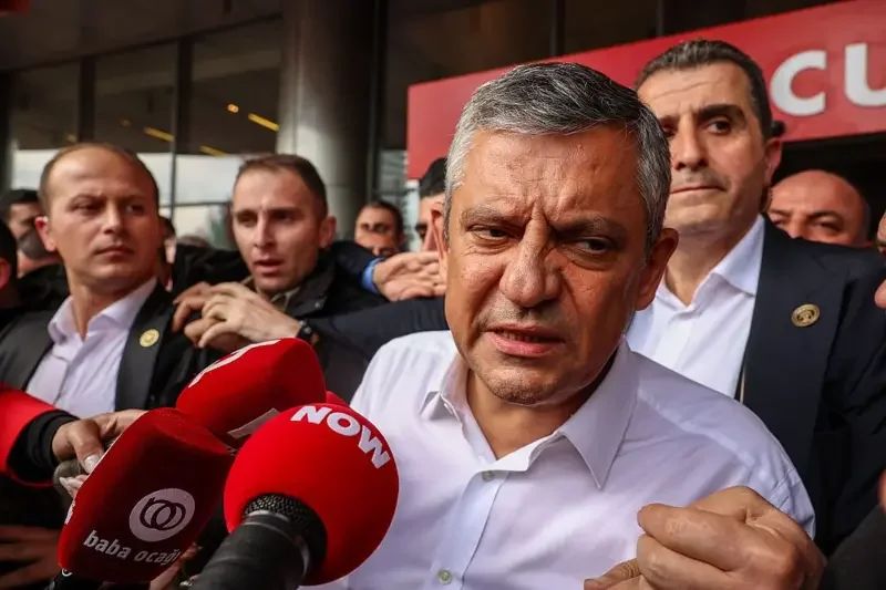 Özgür Özel ve ekibinden istifa kararı!