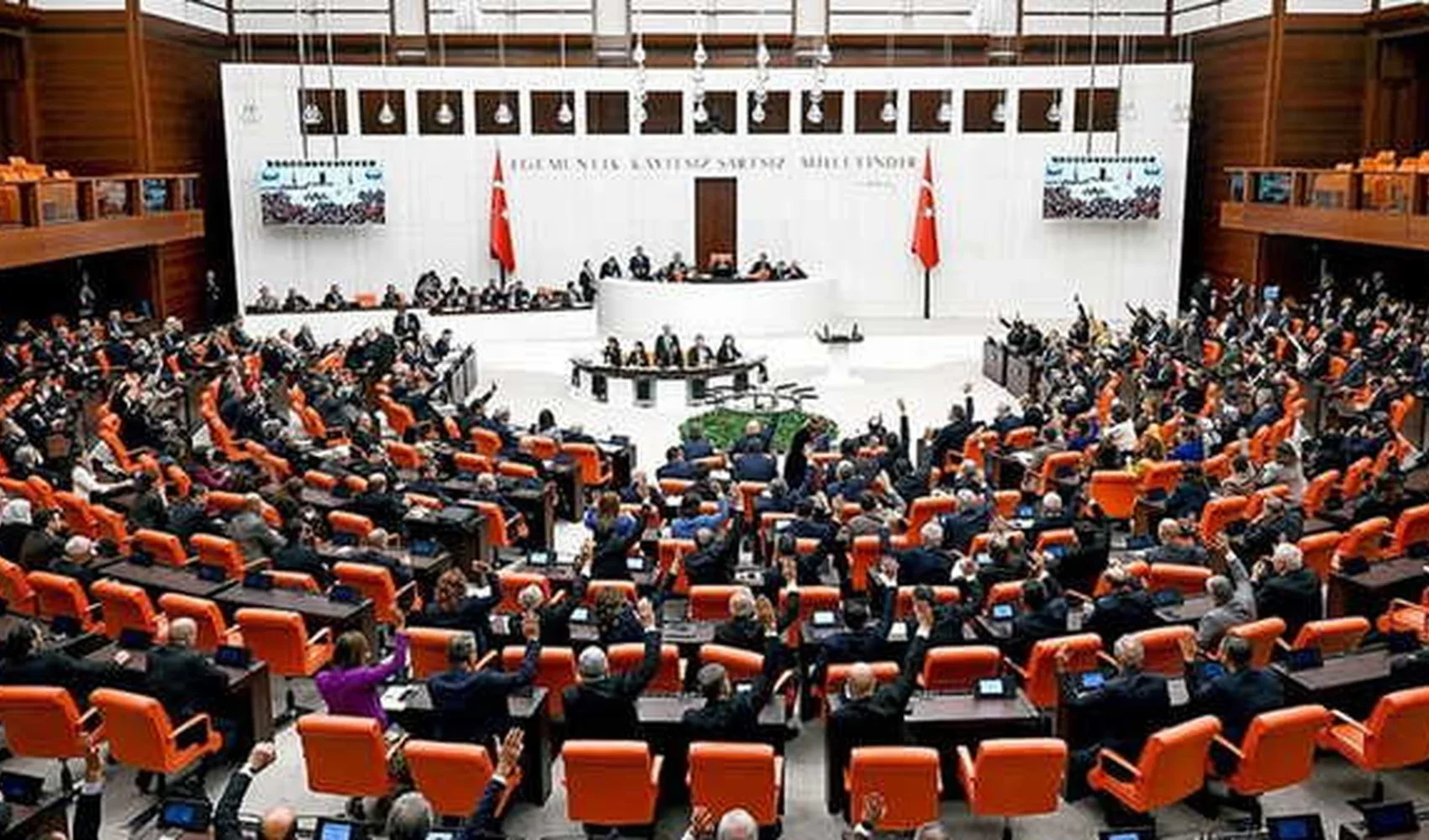 Resmi tatil sayısı 16,5 güne yükseliyor! AK Parti TBMM’ye sunacak