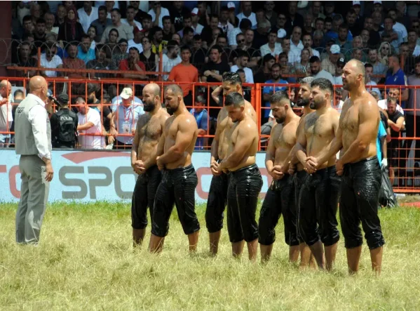 665. Tarihi Kırkpınar'da ustalar elendi: Yarı Finale Çıkan 4 Başpehlivan