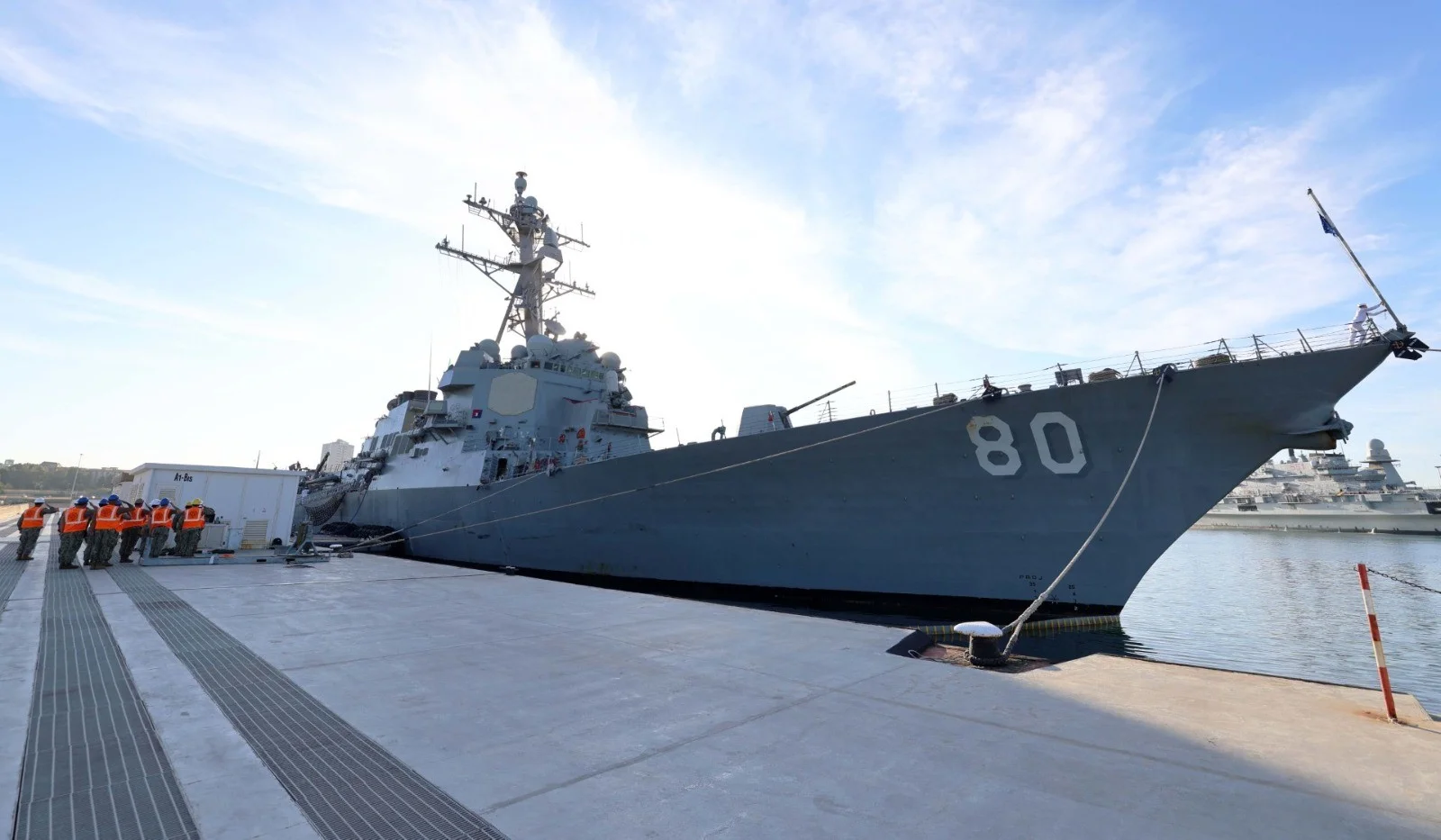 Amerikan savaş gemisi 'USS Roosevelt' Mersin Limanı'nda!