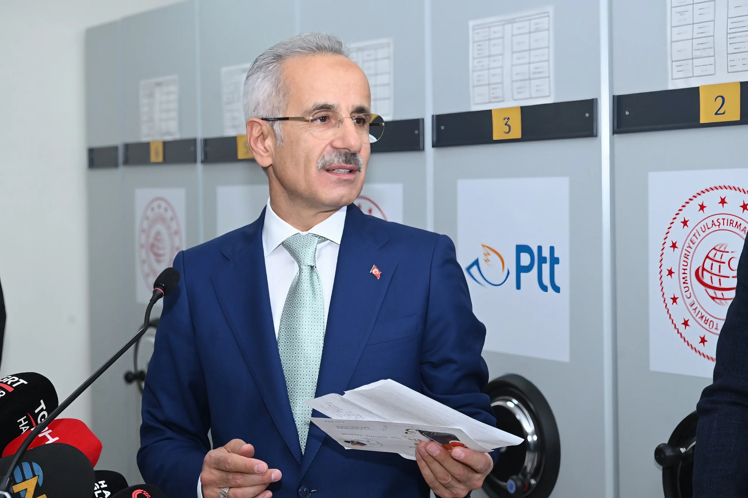 Bakan Uraloğlu: “PTT, E-skuterler ile 312 bin litre fosil yakıt kullanımının önüne geçti”