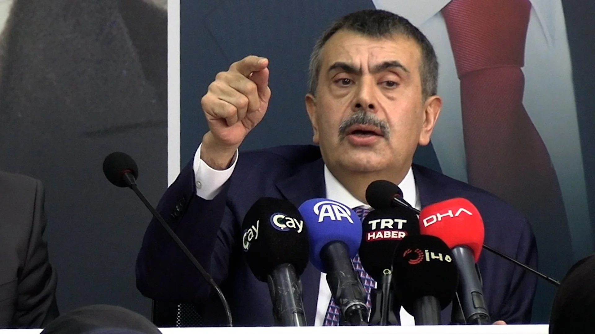 Bakan Yusuf Tekin: Osmanlı ile Cumhuriyeti barıştırmamız lazım