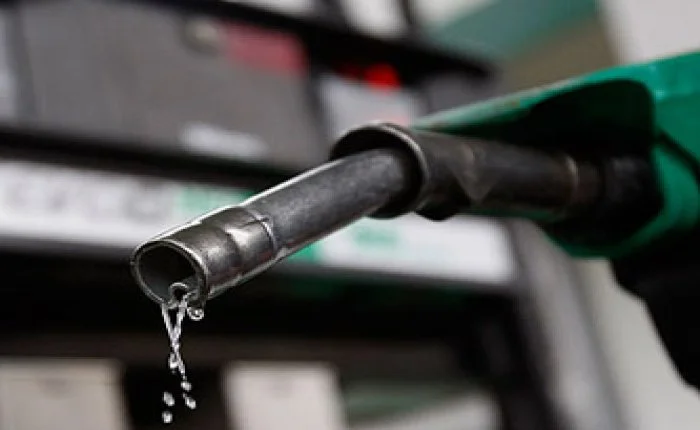 benzin-ve-motorin-fiyati-zamlaniyor-bu-gece-yarisi-gecerli.webp
