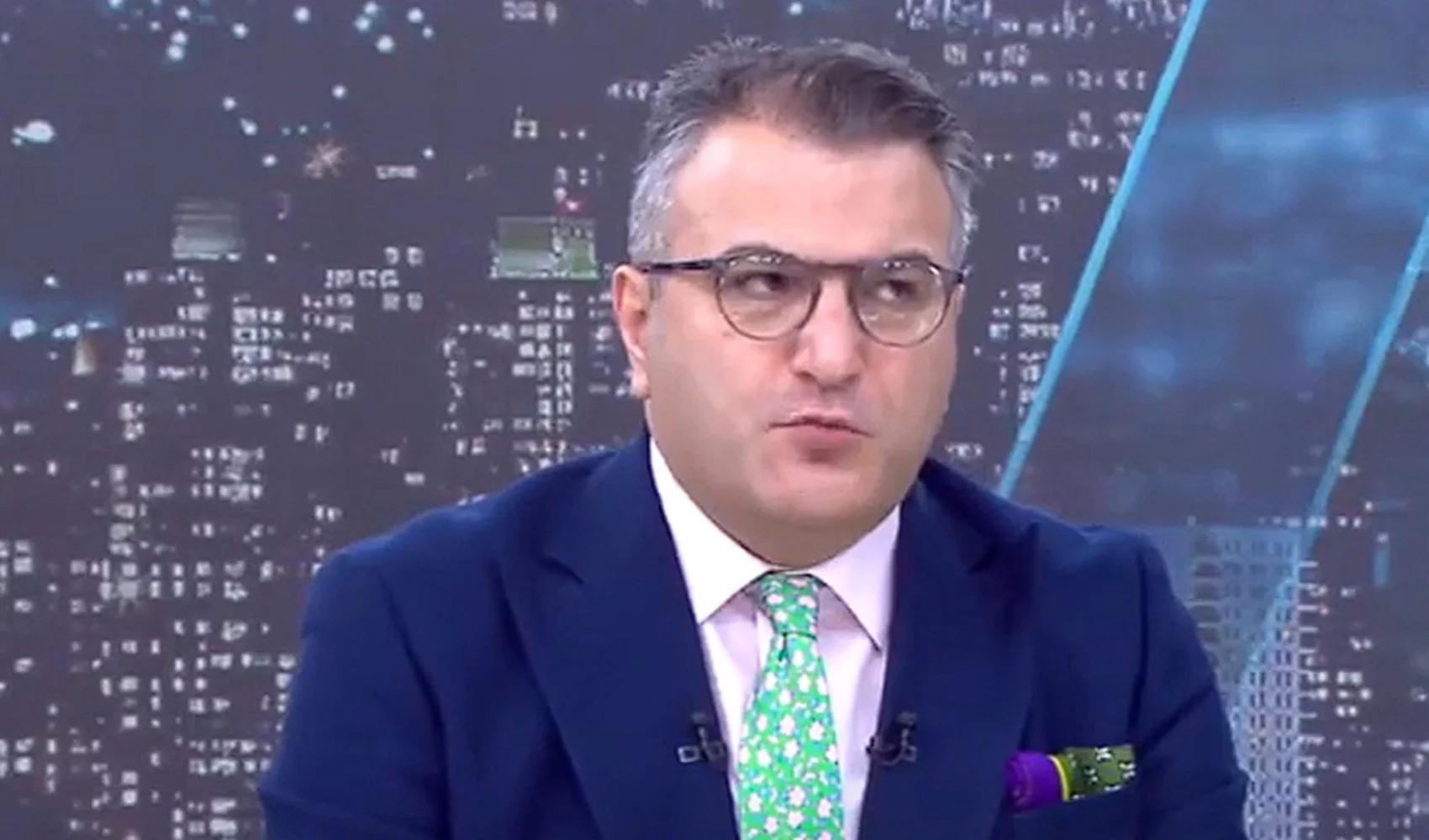 Cem Küçük neden görevden alındı, ayrılık sebebi ne? Ayrılığın perde arkası