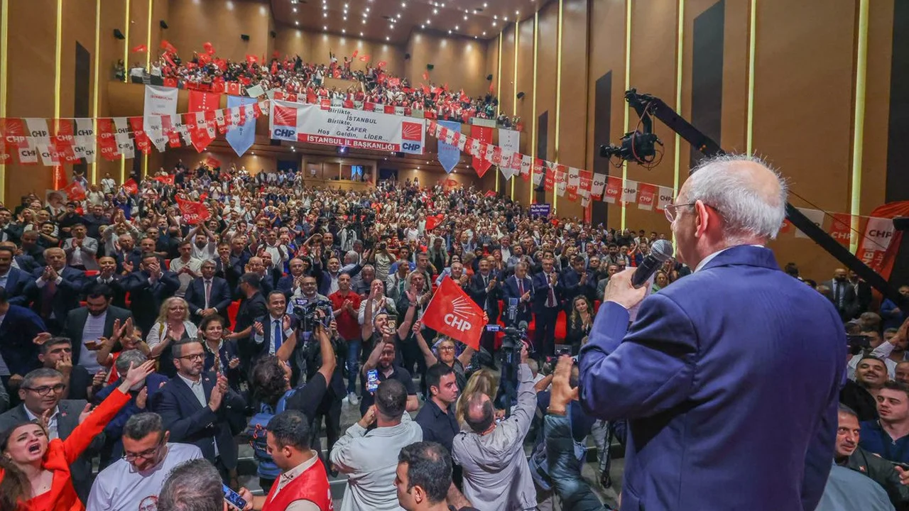 CHP töreninde "figüran" iddiası! Gürsel Tekin: Külliyen yalan