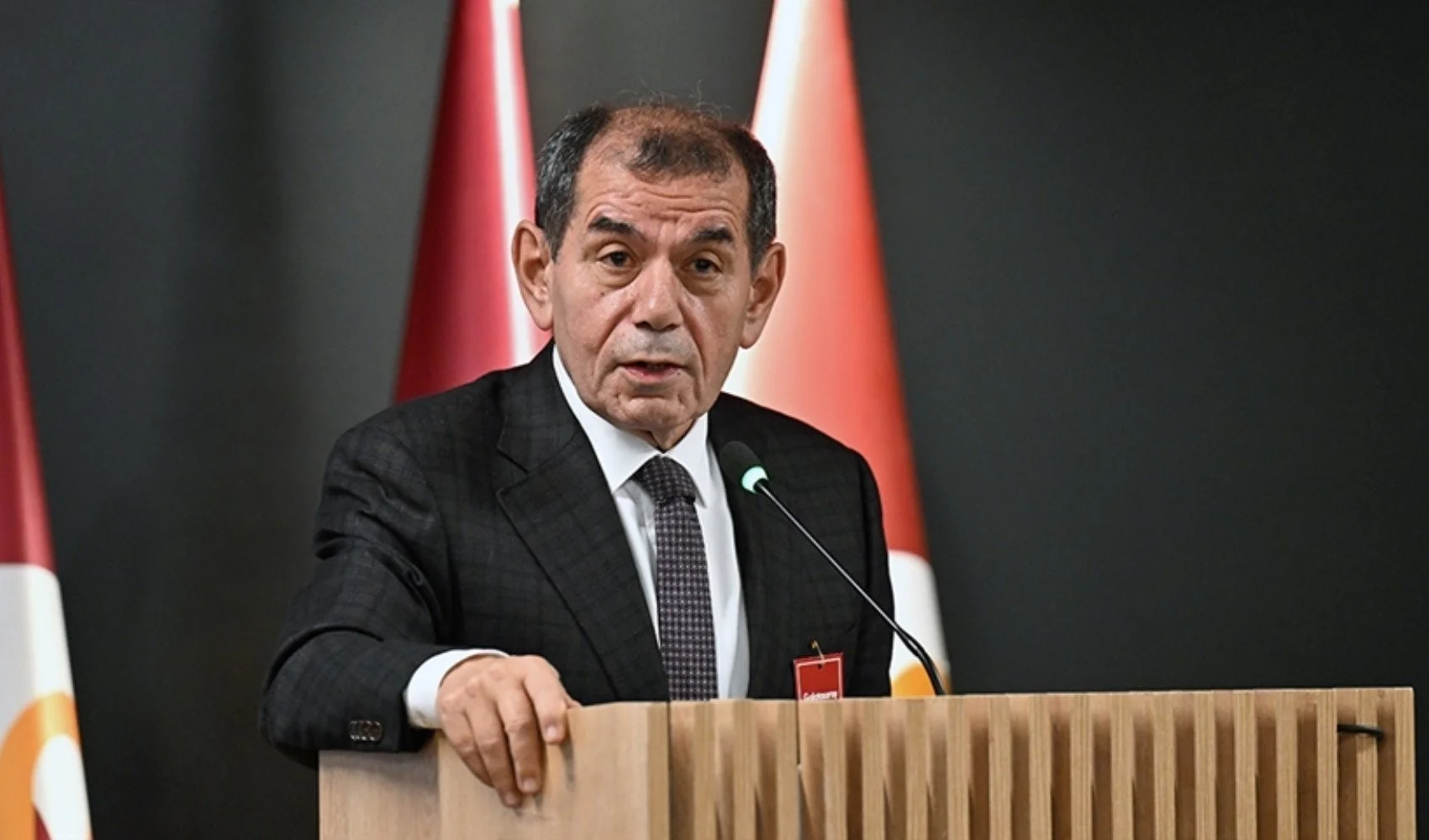 Dursun Özbek'ten transfer yanıtı: “Ne yaptığımı biliyorum”