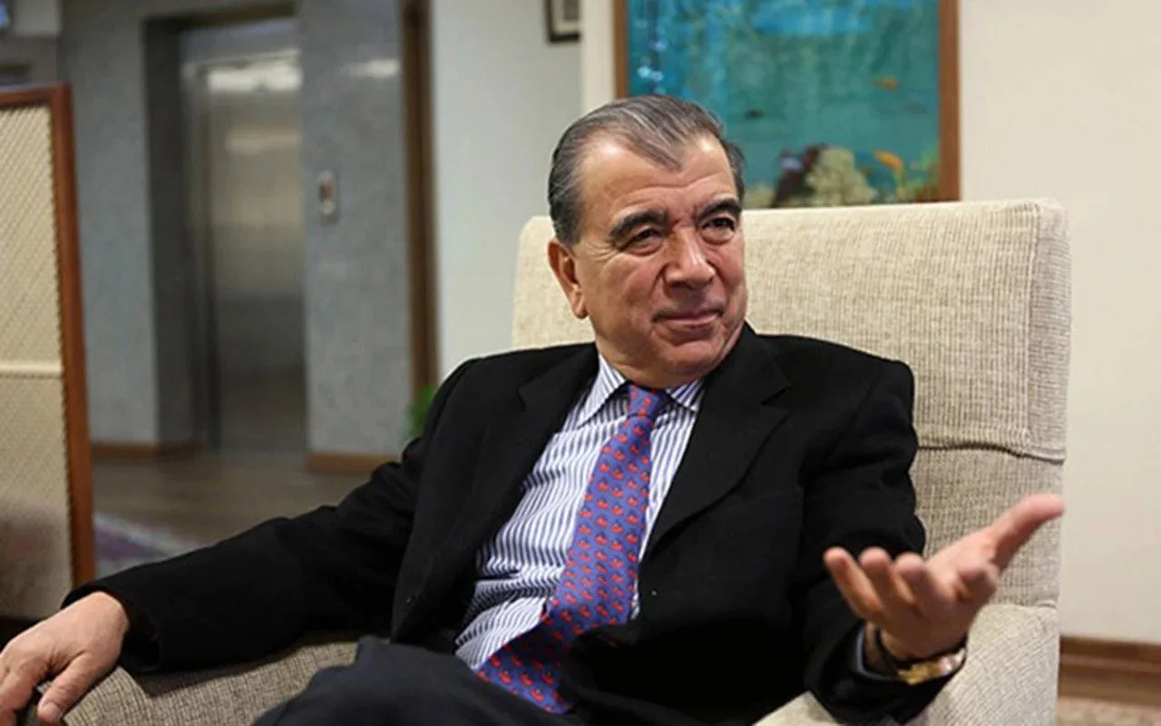 enver-altayli-kimdir-kac-yasinda-enver-altayli-yasiyor-mu-1.webp