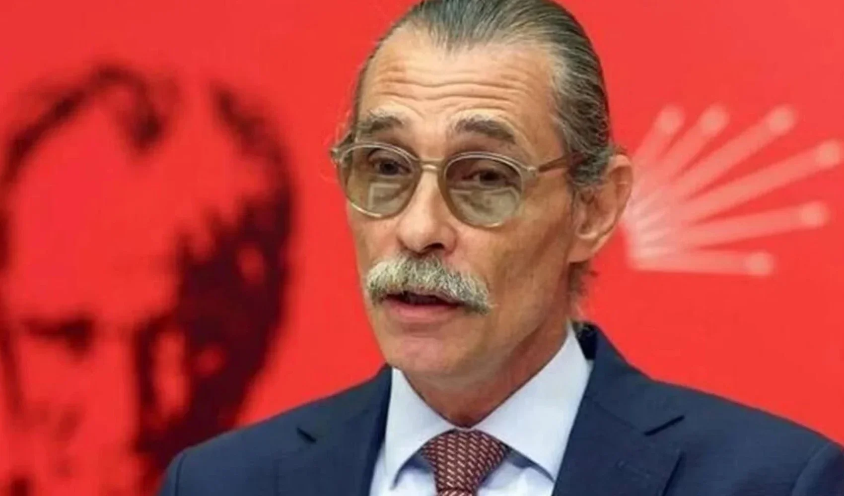 erdal-besikcioglu-chp-den-istifa-etti-mi-yeni-parti-ye-mi-gecti-mi.webp