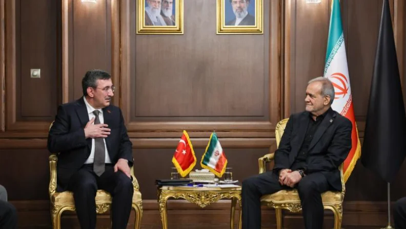 Hamaney’in cenaze törenine Türkiye’den üst düzey katılım