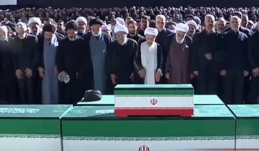 İran dini liderini Hamaney’i ebediyete uğurluyor