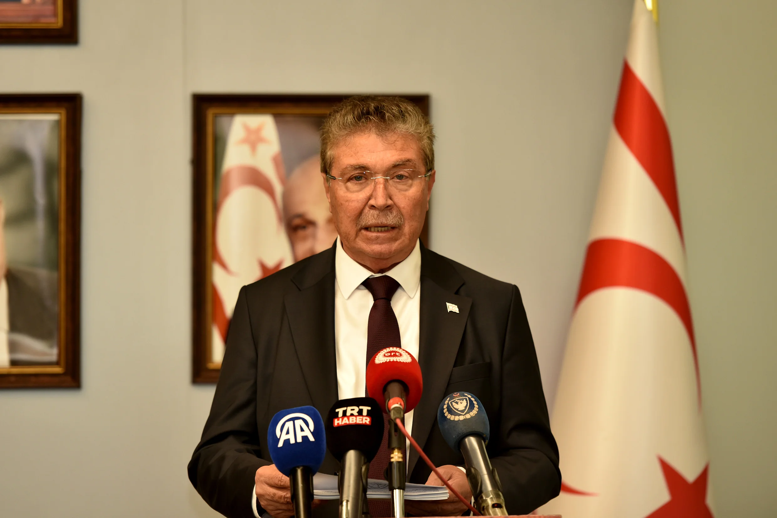 KKTC Başbakanı Üstel'den Kıbrıs çıkışı: Federasyon defteri kapandı!