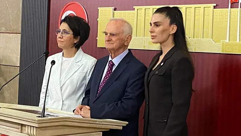 Önder Sav CHP'den istifa etti: Kılıçdaroğlu'na "Kiracısınız, tahliyeniz yakın" dedi