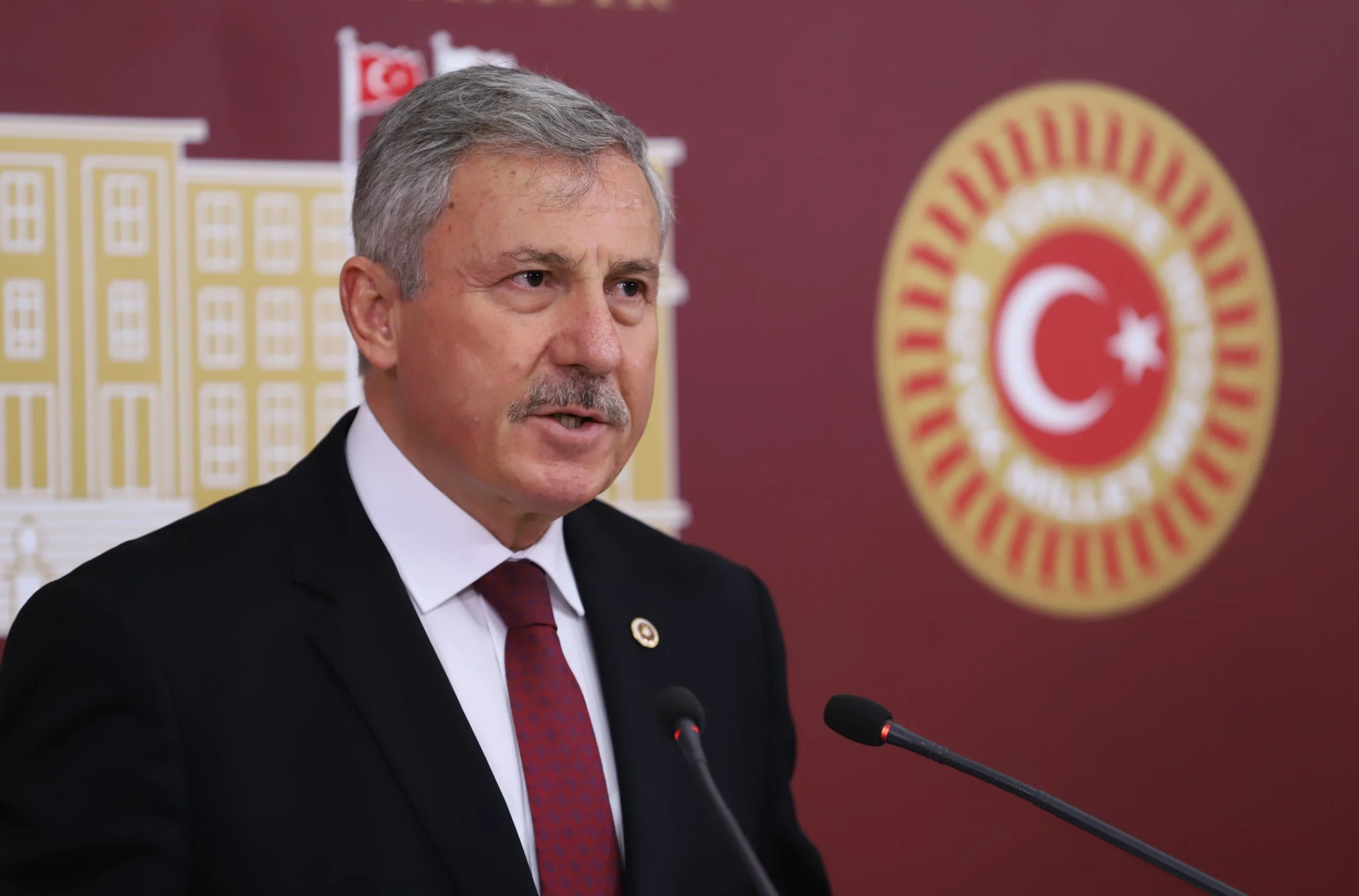 Özdağ'dan TBMM'de kritik çağrı: Karadeniz'in öte yakasındaki akrabalarımızı yalnız bırakamayız