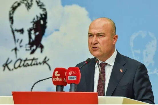 Özel’in “Yeni partimizi kuruyoruz” sözüne karşılık İzmir’den geldi: Murat Bakan CHP’den istifa etti