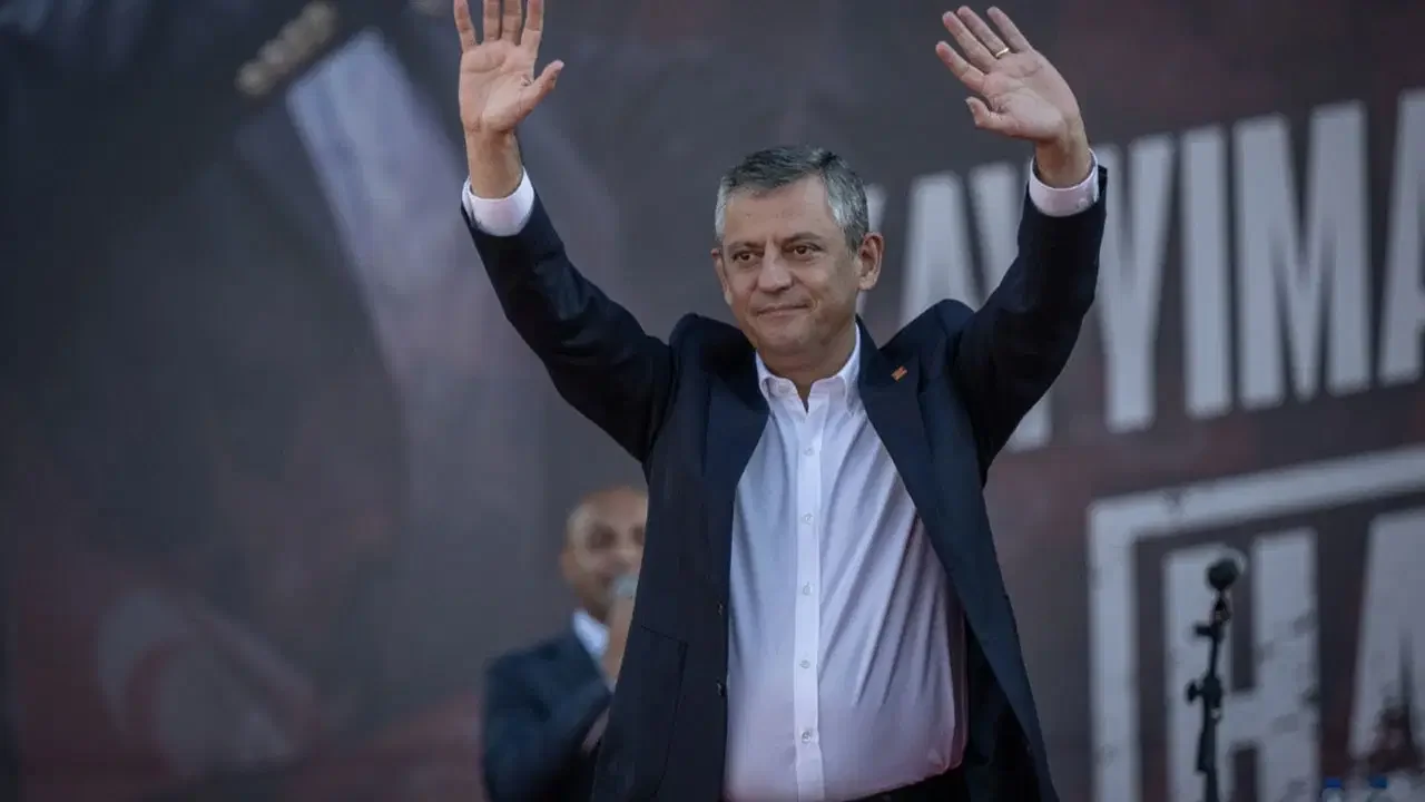 Özgür Özel'in yeni partisinde bina ve logo hazır!