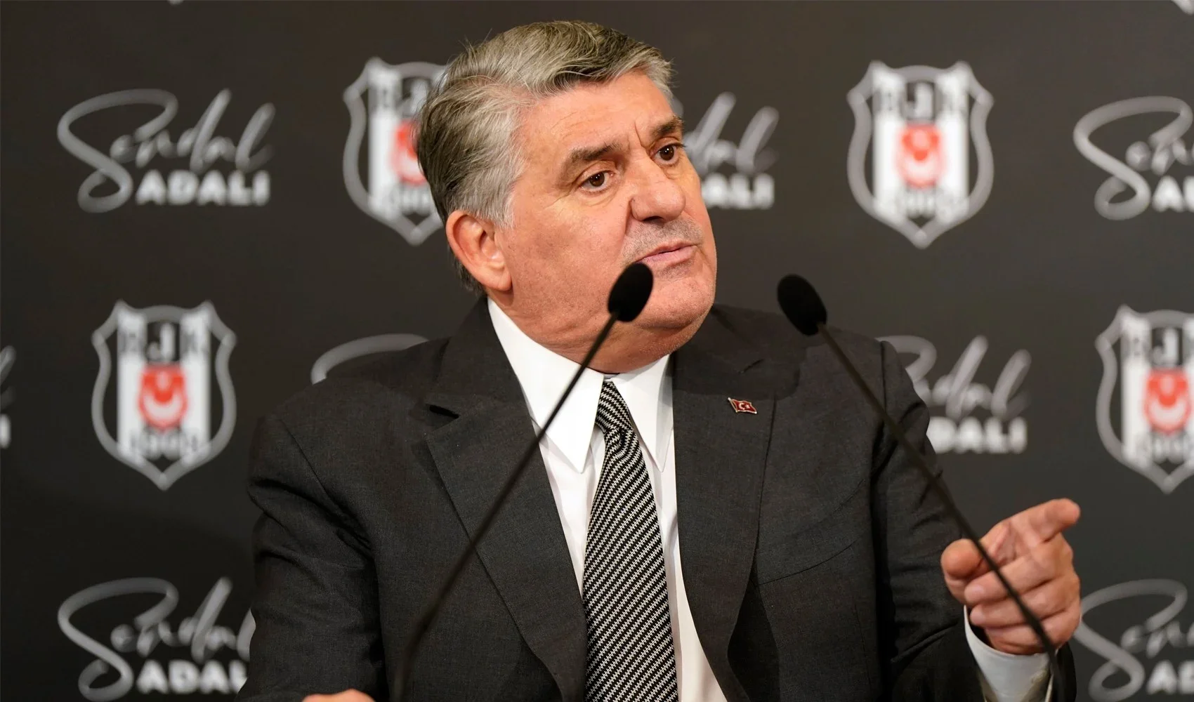 salah-transferinde-son-perde-besiktas-baskani-adali-boyle-duyurdu.webp