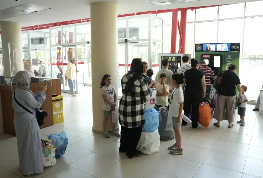 Şişe ödemesinde uzun kuyruk: "Vatandaş 4,5 milyon TL kazandı"