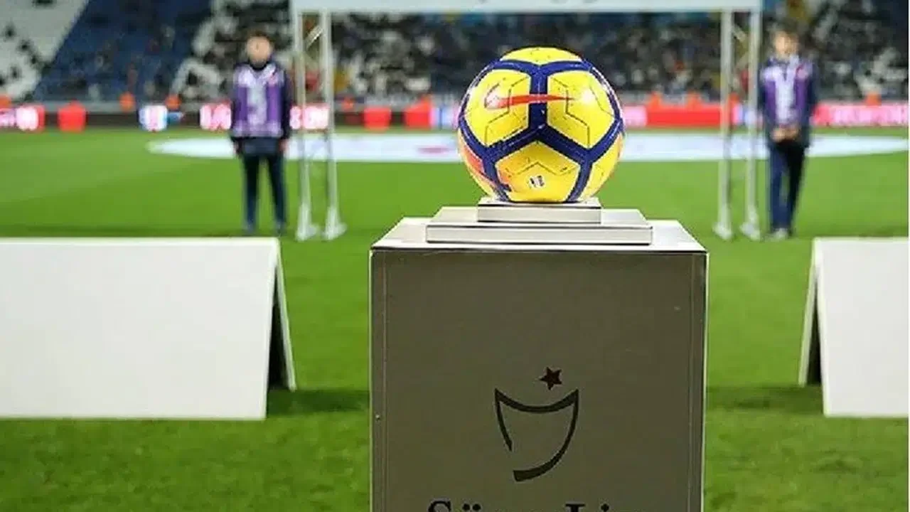 Süper Lig'de yeni kurallar: 5 saniye, VAR değişikliği ve daha fazlası!