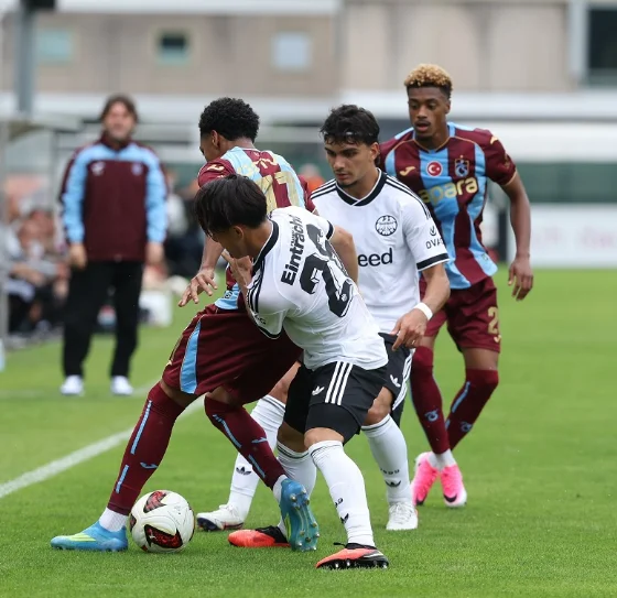 Trabzonspor Eintracht Frankfurt canlı skor: İlk yarıda 2 gol