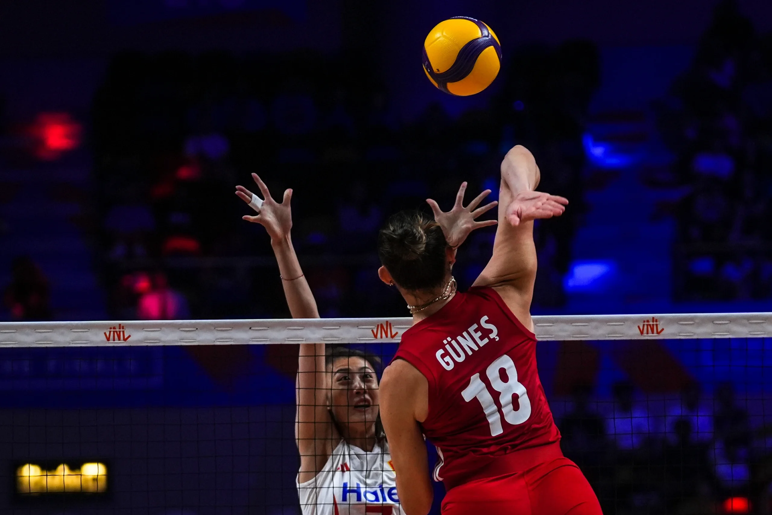 Türkiye - Brezilya VNL final maçı saat kaçta, hangi kanalda?