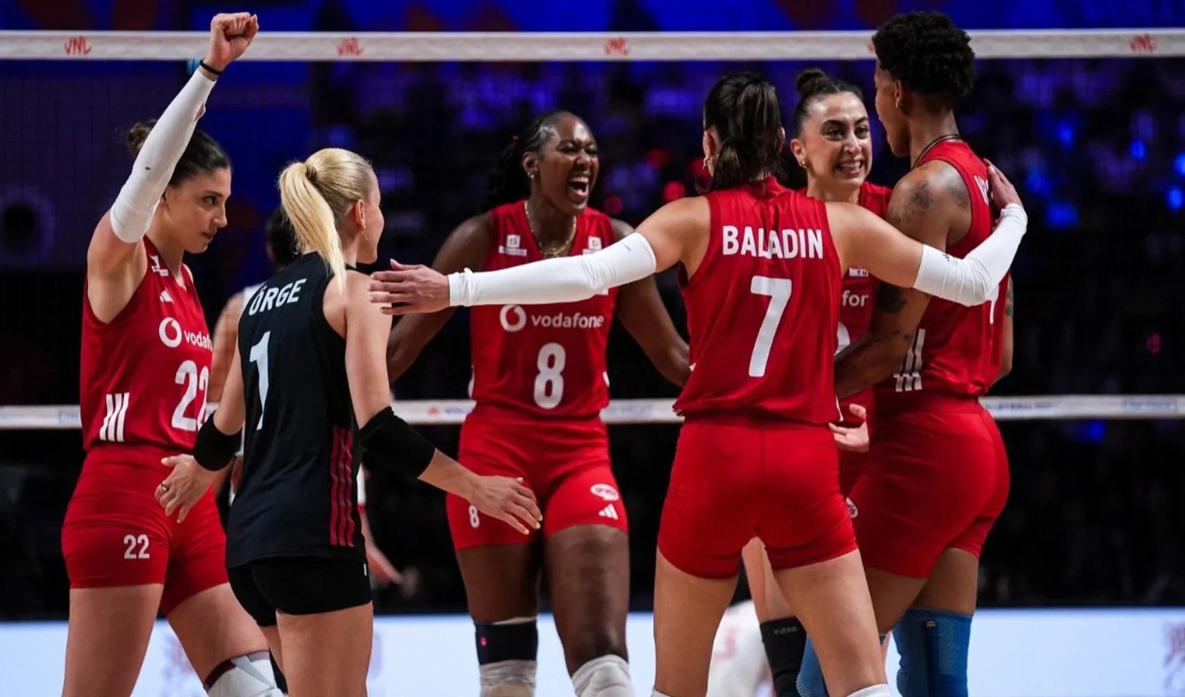 turkiye-cin-i-voleybol-macinda-yikti-gecti-finalde-rakip-brezilya-2.webp