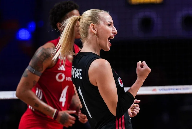 Türkiye Çin'i voleybol maçında yıktı geçti! Finalde rakip Brezilya