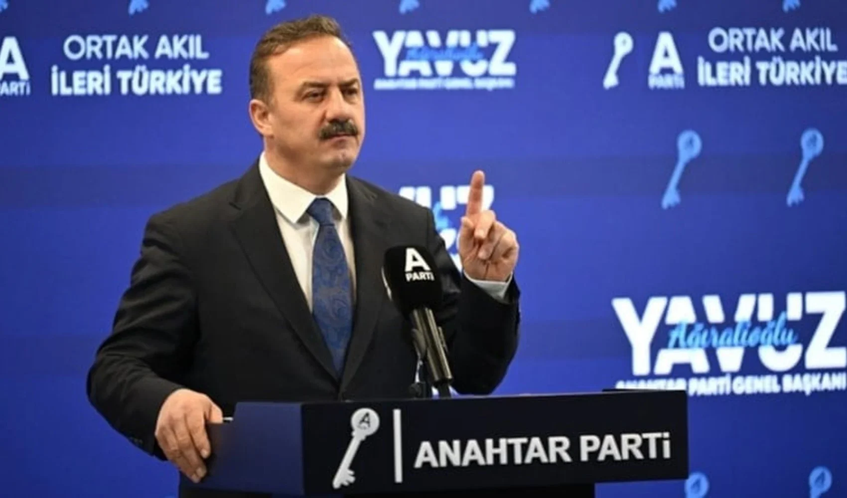 Yavuz Ağıralioğlu'ndan AK Parti'ye sert eleştiri: Ahbap çavuş ilişkileri
