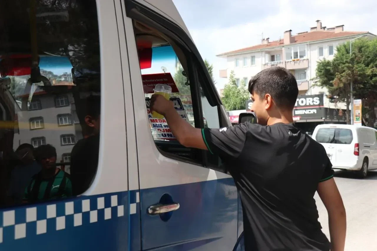 14 yaşında günde 3 bin TL kazanıyor! Asgari ücreti 3'e katladı