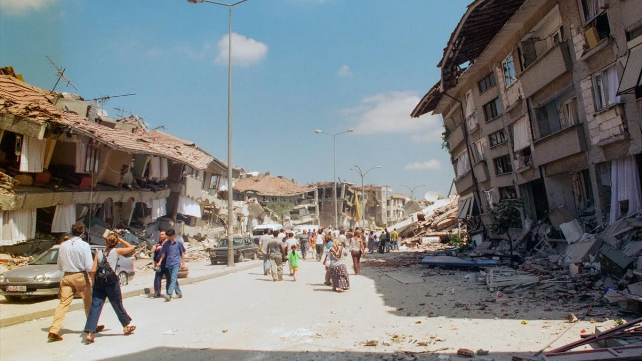 17 Ağustos 1999: Saat 03:02'de hayat durdu! 27 yıldır acısı ilk gün gibi