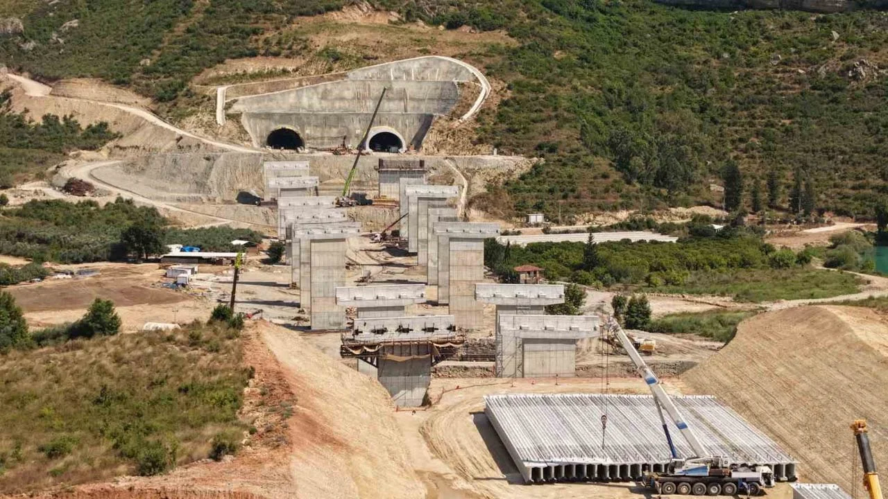 2.5 saatlik yol 36 dakikaya düşüyor: Dev projede %30 tamam!