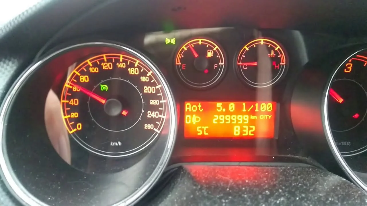 300 bin km'yi aşsa da satılan 10 araba! Uzun ömürlü araçlar