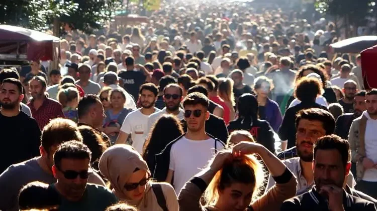 6 ayda 228 bin arttık: Türkiye'nin güncel nüfusu açıklandı