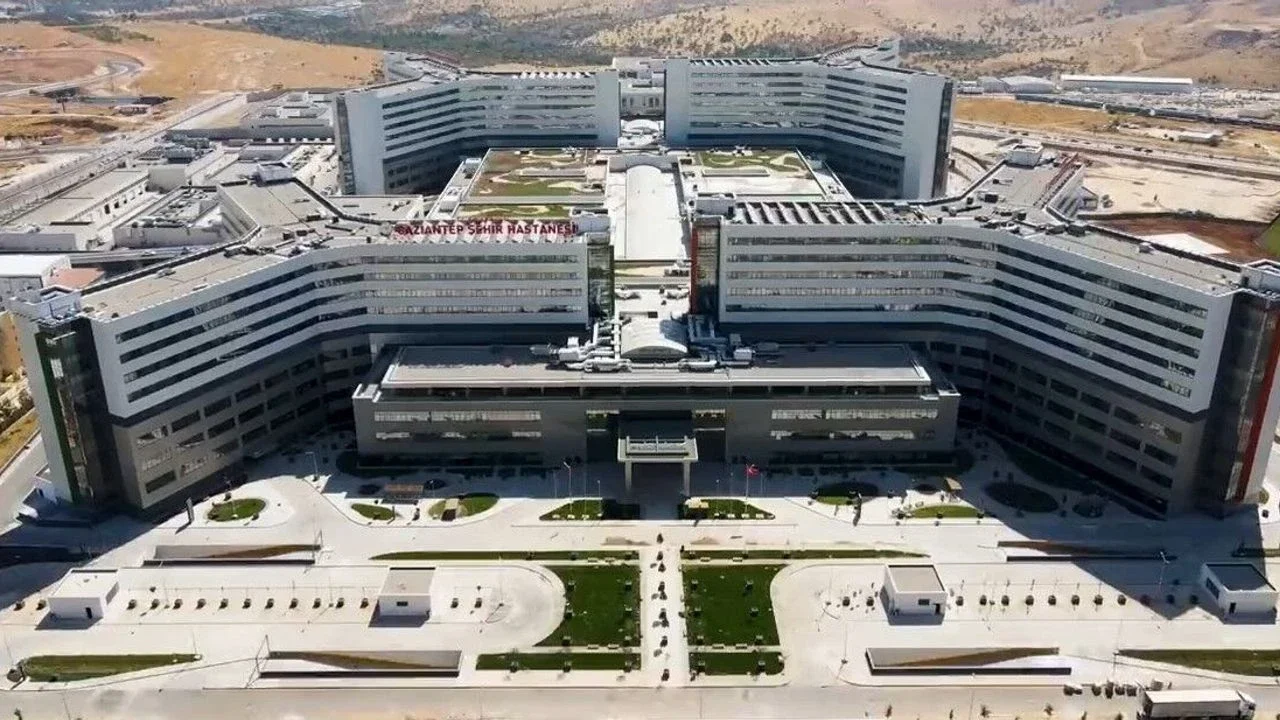AK Parti 25 yaşında: Çeyrek asra damga vuran 25 icraat