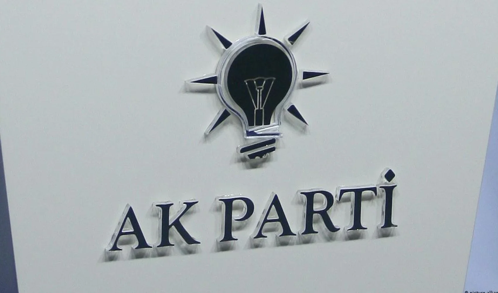 AK Parti'den acı haber: Eski milletvekili vefat etti