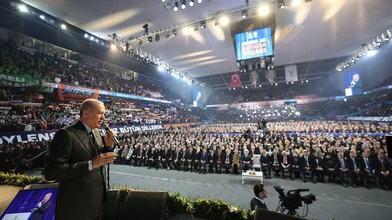 AK Parti Ekim'e kadar sahaya iniyor! Öncelik Terörsüz Türkiye