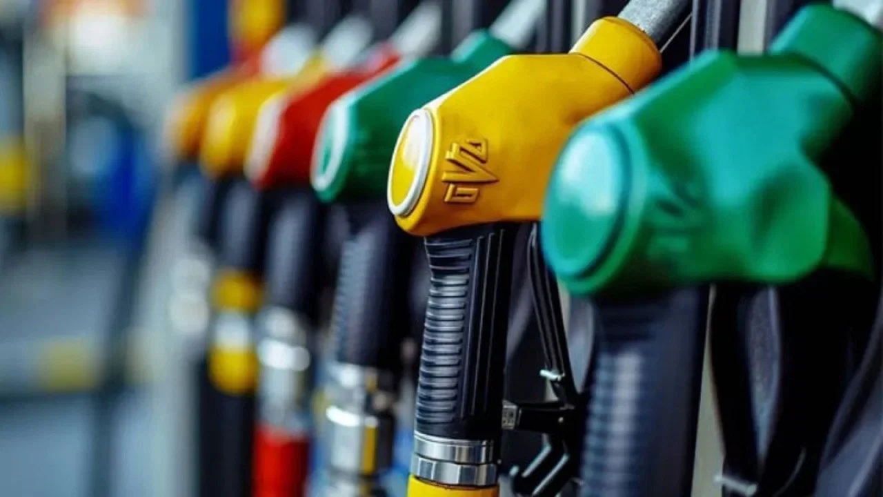 Akaryakıta dev zam: Motorin 84 TL'ye çıkıyor, il il güncel fiyatlar