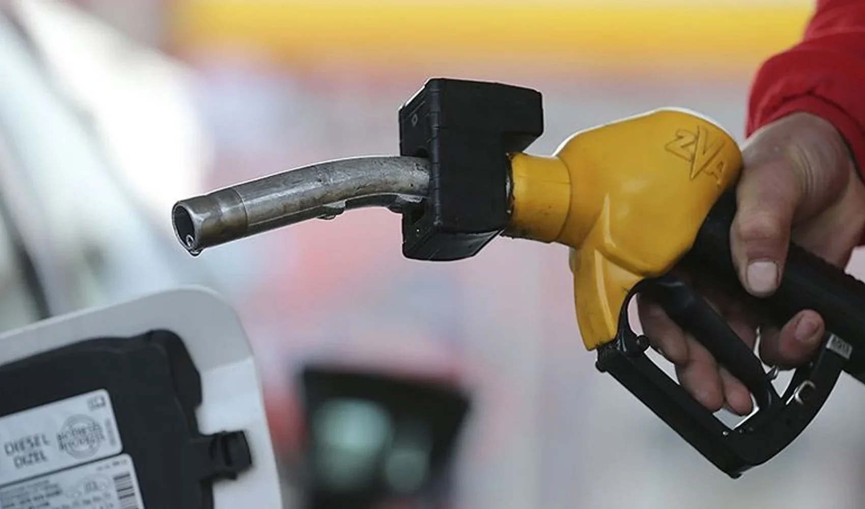Akaryakıta dev zam: Motorin 84 TL'ye çıkıyor, il il güncel fiyatlar